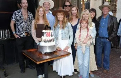 Jane Seymour – Reuniune emoționantă la 75 de ani cu actorii din Dr. Quinn