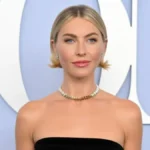 Julianne Hough, apariție uluitoare în costum de baie! Reacții explozive