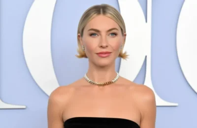 Julianne Hough, apariție uluitoare în costum de baie! Reacții explozive