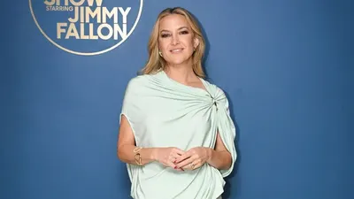 Kate Hudson ȘOC – Rochie Sportmax cu șliț amețitor! Imagini incendiare