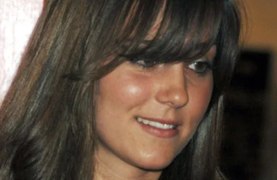 Kate Middleton, INCREDIBIL! Rochia decoltata si geanta roz pe care NU le-ar mai purta