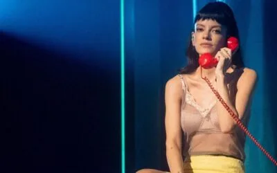 Lily Allen șochează – Top transparent și fustă mini în turneul West End Girl
