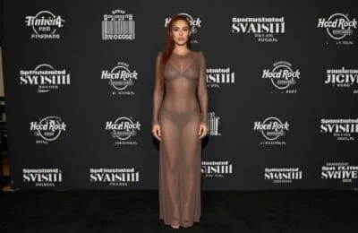 Megan Fox incendiază internetul! Microfusta & zvonurile cu MGK