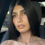 Mia Khalifa, apariție provocatoare în halat - 379.000 de like-uri pe Instagram