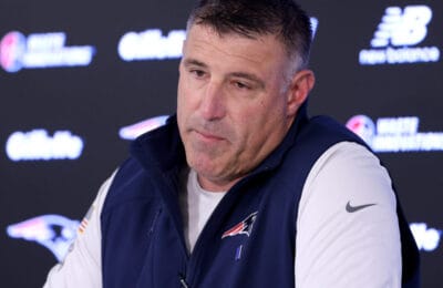 Antrenorul Mike Vrabel, sub lupa – ce spun gesturile despre scandalul foto