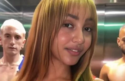 PinkPantheress – Dans incendiar în bikini pe TikTok! 461.000 de Like-uri
