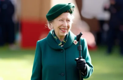 Prințesa Anne, 75 de ani și o rochie-surpriză – Apariție regală la Paște