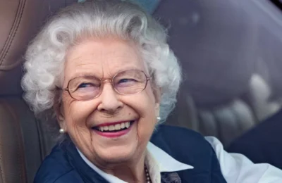 Regina Elisabeta – Fotografia secreta care putea zgudui Monarhia Britanica