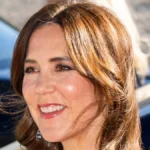 Mister la Palat - Pantofii de 900£ ai Reginei Mary - Articol Șters Subit