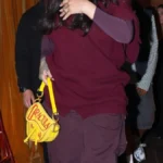 Rihanna șochează Parisul - Geanta Dracula Dior - Un accesoriu macabru face senzație!