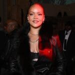 Rihanna sfidează limitele - fustă micro și decupaj incendiar pentru Savage x Fenty