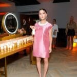 Selena Gomez electrizează într-o rochie Prada micro-mini. Fanii - Barbie reală!”