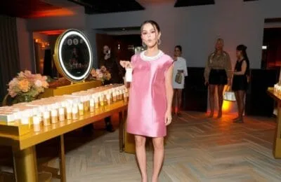 Selena Gomez electrizează într-o rochie Prada micro-mini. Fanii – Barbie reală!”