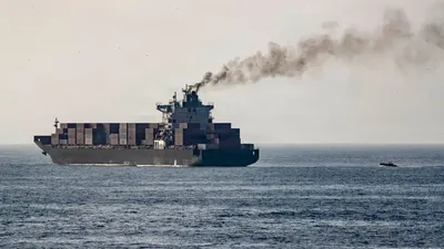 Strâmtoarea Hormuz blocată: Iran pierde 435 milioane dolari pe zi. Cine suportă costurile?