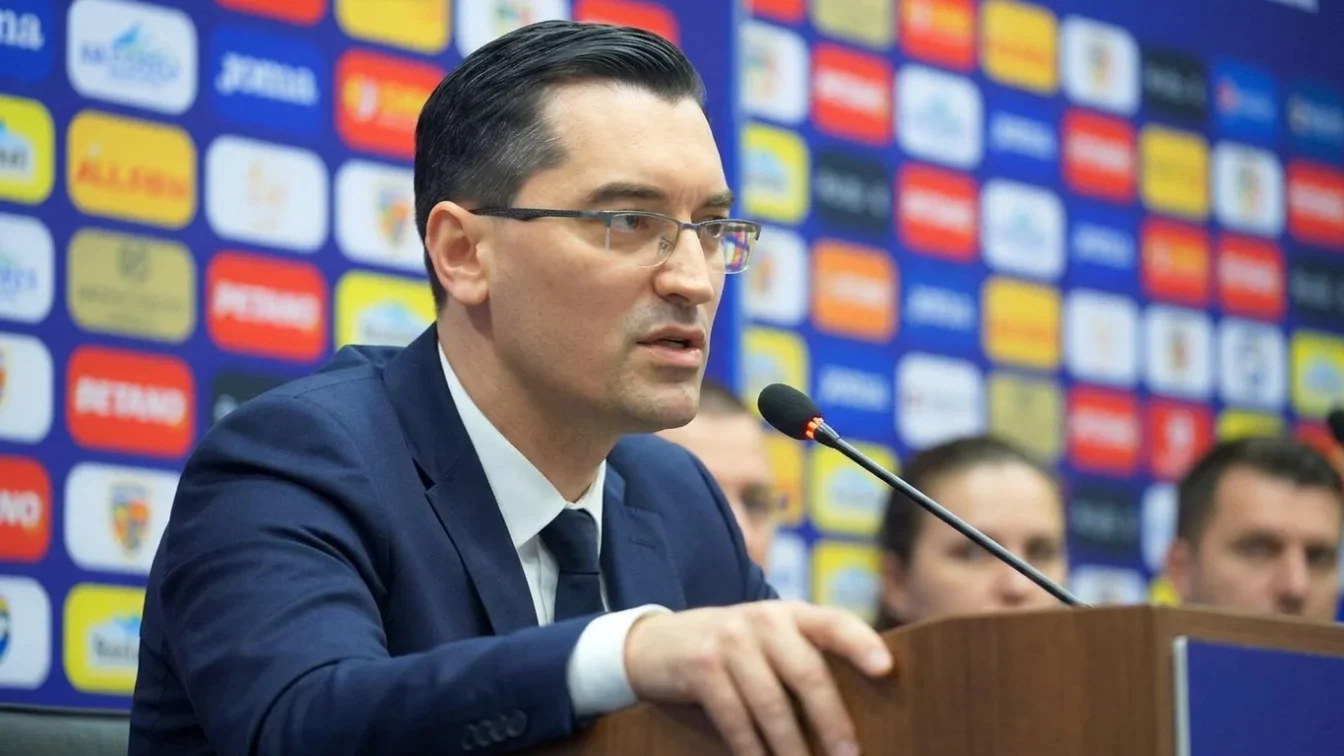 Burleanu joaca tare si refuza cluburile. Cine a aprobat de fapt calendarul Superligii