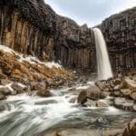 Svartifoss - Orga Naturală de 20m a Islandei - Un Spectacol Unic