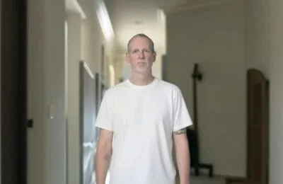Tom Dumont (No Doubt) diagnosticat cu Parkinson la 58 de ani