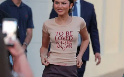 Zendaya Uimește la Premiera The Drama” – Mesajul Inedit de pe Tricou