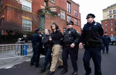 New York – Atac terorist dejucat. Doi tineri vizau 60 de victime