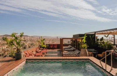 Top 16 hoteluri in Barcelona – De la 90 lire la lux cu stele Michelin