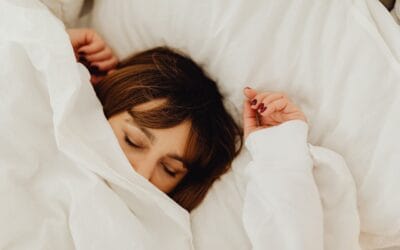 Ghid simplu: cum îți îmbunătățești somnul prin schimbări mici, dar eficiente