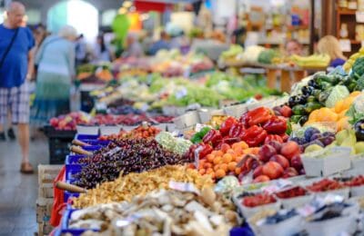 Rețete cu legume și fructe de sezon: gustul verii pe masa ta