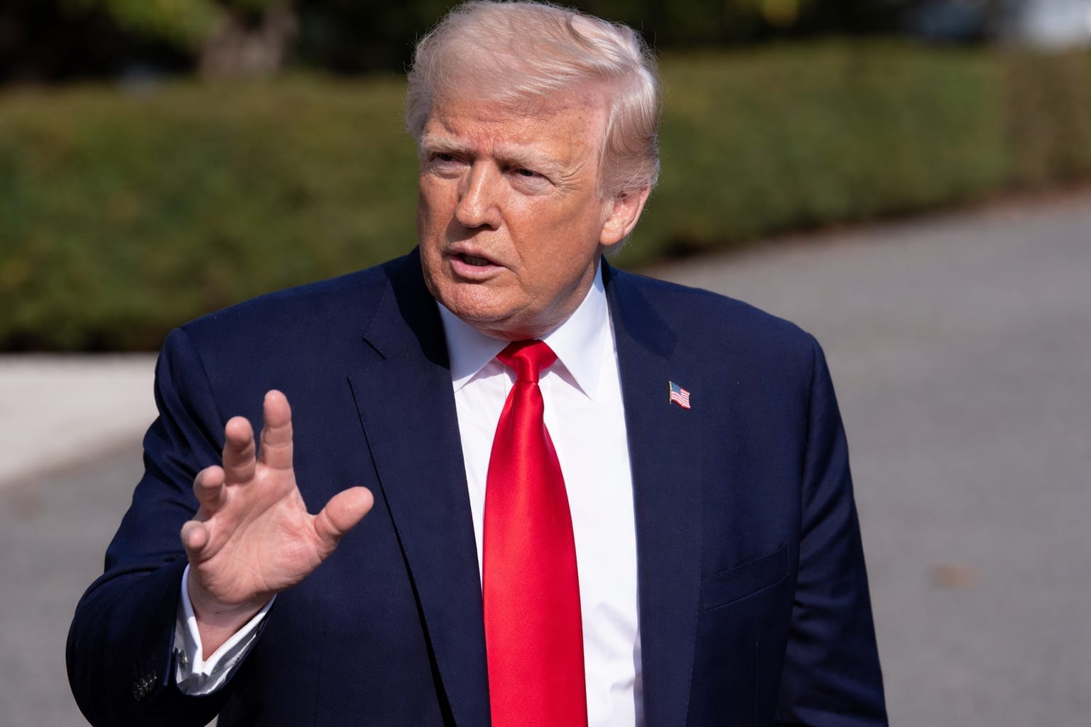 Donald Trump a declarat peste 1,4 miliarde de dolari din criptomonede în 2025, majoritatea din două surse
