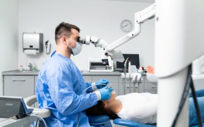 Avantajele utilizării microscopului dentar în tratamentele stomatologice