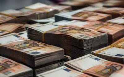 Frații Pavăl au finalizat achiziția Carrefour România într-o tranzacție de 823 de milioane de euro