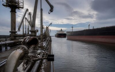 Încărcările de petrol la terminalul CPC au fost oprite după lovirea a două tancuri în Marea Neagră