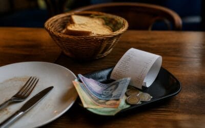 Inflația de 10,9% îi face pe clienți să împartă porțiile și crește nota la restaurant în 2026