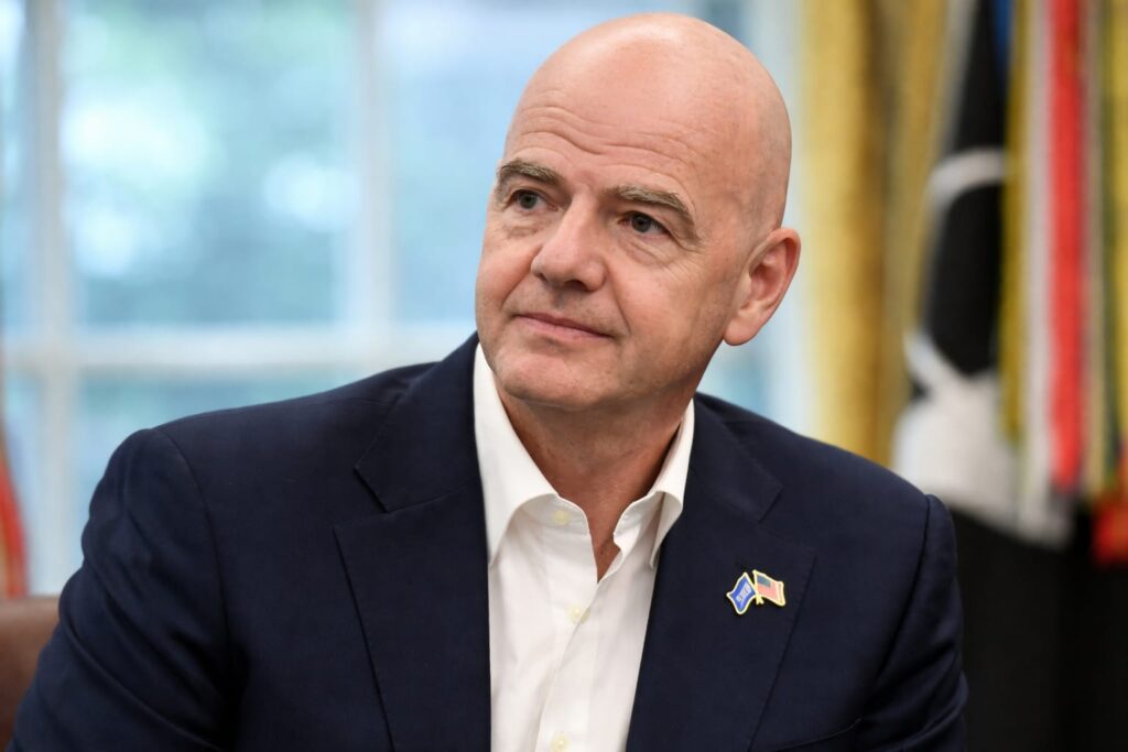 Planul FIFA de a vinde 20% din Cupa Mondială pentru 4.2 miliarde de dolari declanșează un conflict cu UEFA
