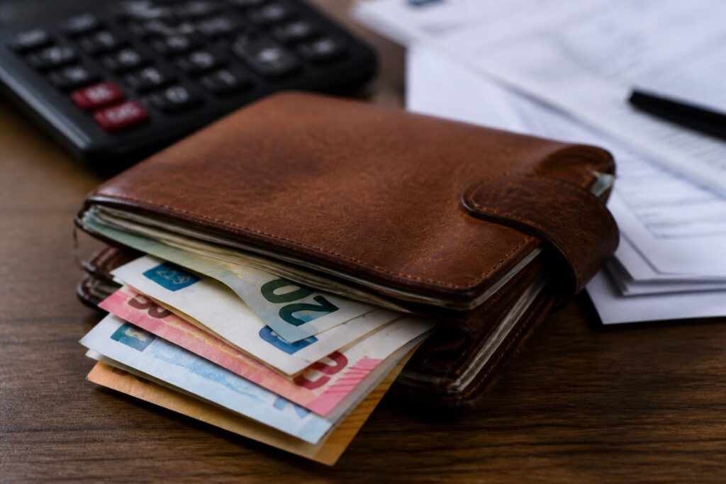 Salariul net poate urca cu până la 210 euro pe an prin noi deduceri fiscale fără creșterea salariului brut