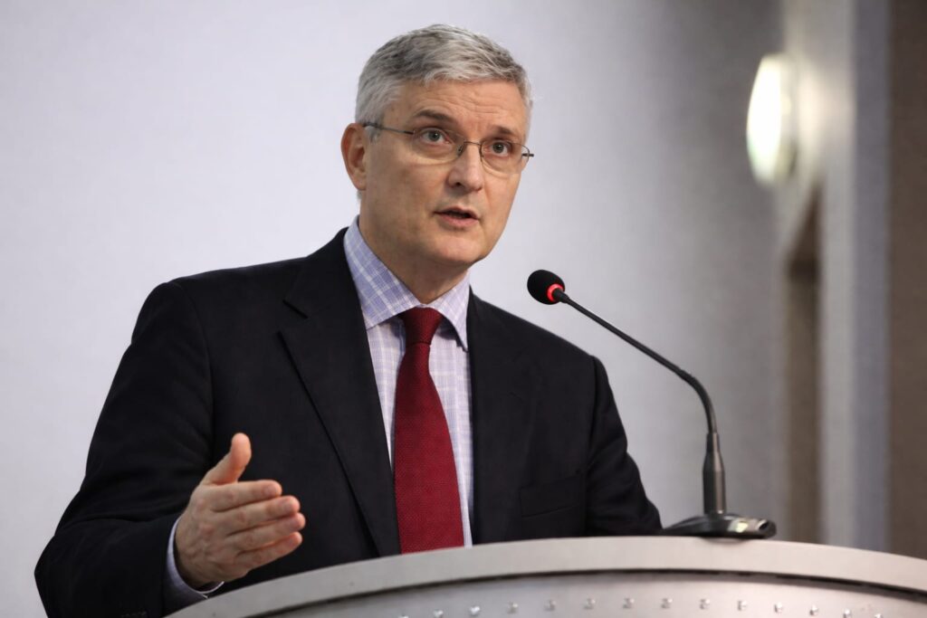 Daniel Dăianu avertizează că o reducere de taxe în 2027 ar retrograda România în categoria junk