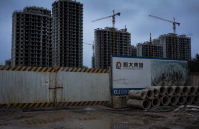 Fondatorul Evergrande a fost condamnat pe viață iar grupul a primit o amendă de 15,82 miliarde de yuani