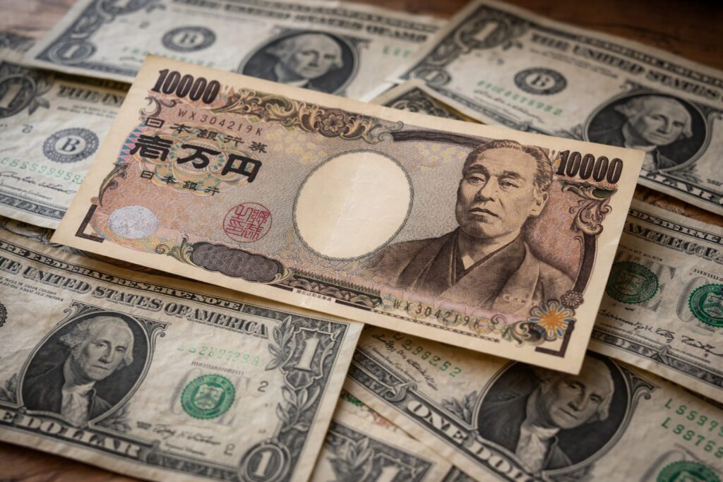 Japonia și SUA ar fi acționat coordonat pentru a susține yenul ajuns la minimul din 1986