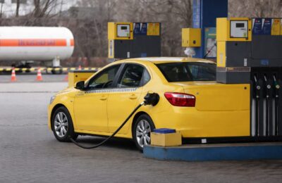 Motorina rămâne la minimum 10,14 lei în București, iar reducerea accizei urcă la 25% din 1 septembrie