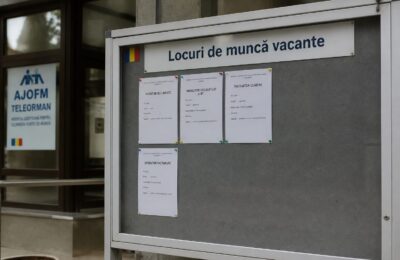 România înregistrează cel mai mic număr de posturi vacante din ultimii zece ani