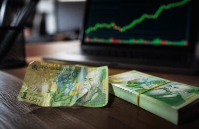 Salariul mediu net a crescut la 5.684 de lei în mai pe fondul scăderii numărului de angajați