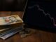 Tranzacțiile investitorilor români au crescut cu 8%, iar depozitele cu 13% după căderea burselor