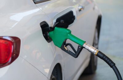 Motorina standard s-a apropiat de 11 lei pe litru în România, deși acciza a fost redusă temporar cu 25%