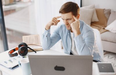 Uitarea, schimbările de comportament și dificultățile de concentrare nu trebuie ignorate după aceste trei situații
