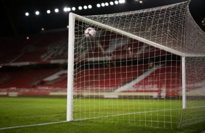 Raphinha a marcat cu dreptul, stângul și capul la Sevilla. Barcelona rămâne lider
