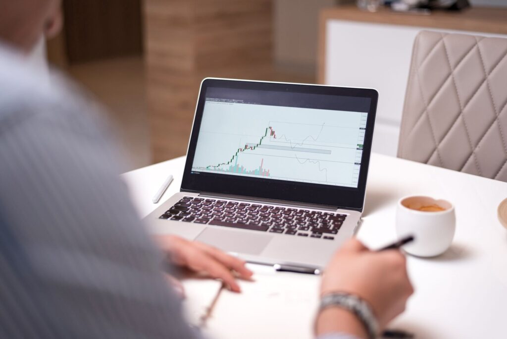 Analiza unor grafice financiare bursiere