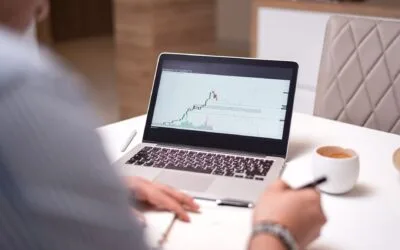 Investițiile mici în ETF-uri pot avea o taxă valutară de 0,5% la XTB. Ce trebuie verificat înaintea cumpărării