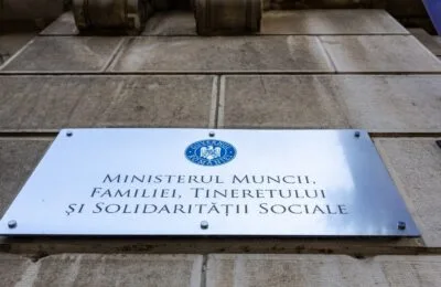 Pentru un copil, pensia alimentară se raportează la 25% din venitul net. Ce poate modifica instanța