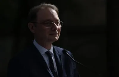 Luca Niculescu caută sprijin pentru învestire inclusiv la grupul suveranist PACE Întâi România