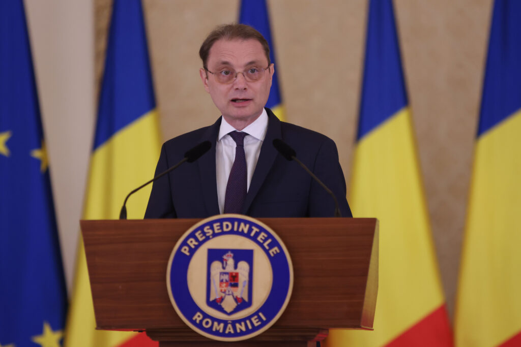 Consilier prezidențial la pupitru